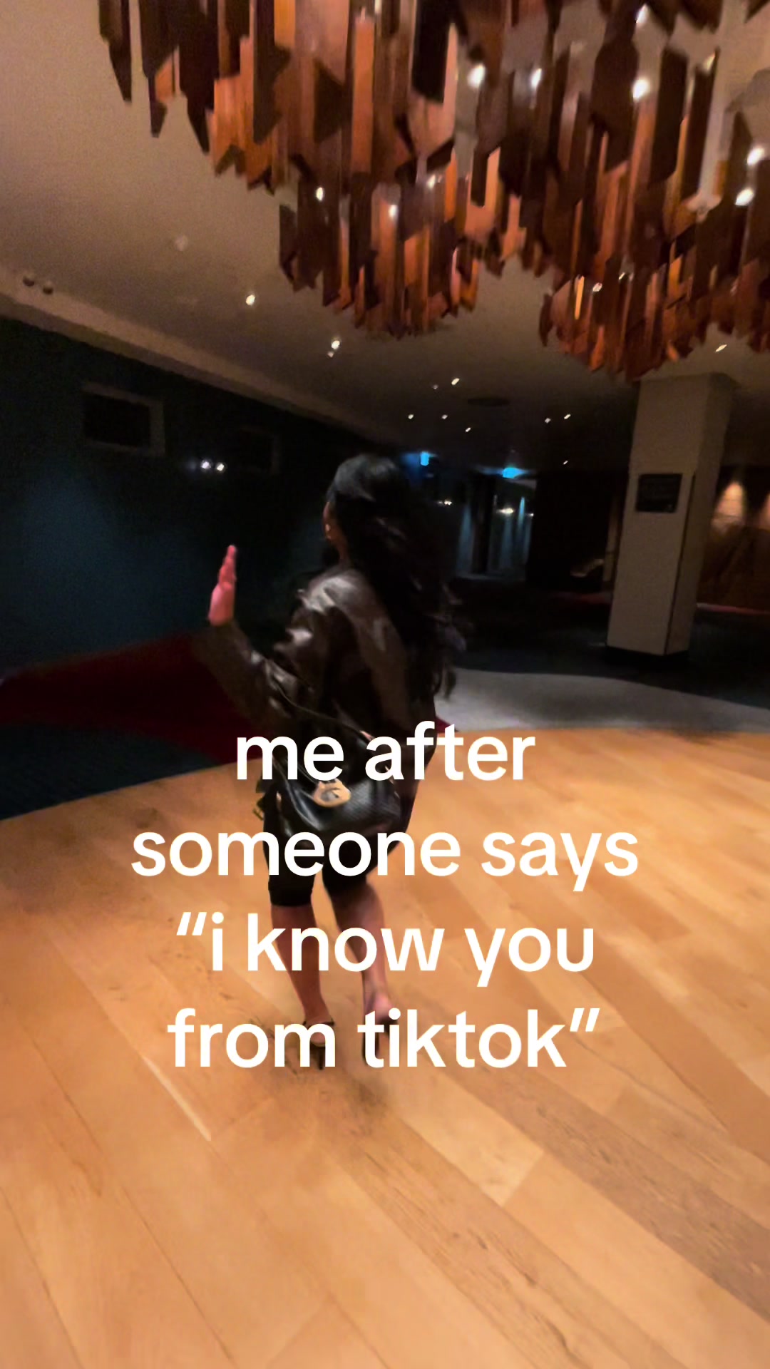 @TH💋NIA