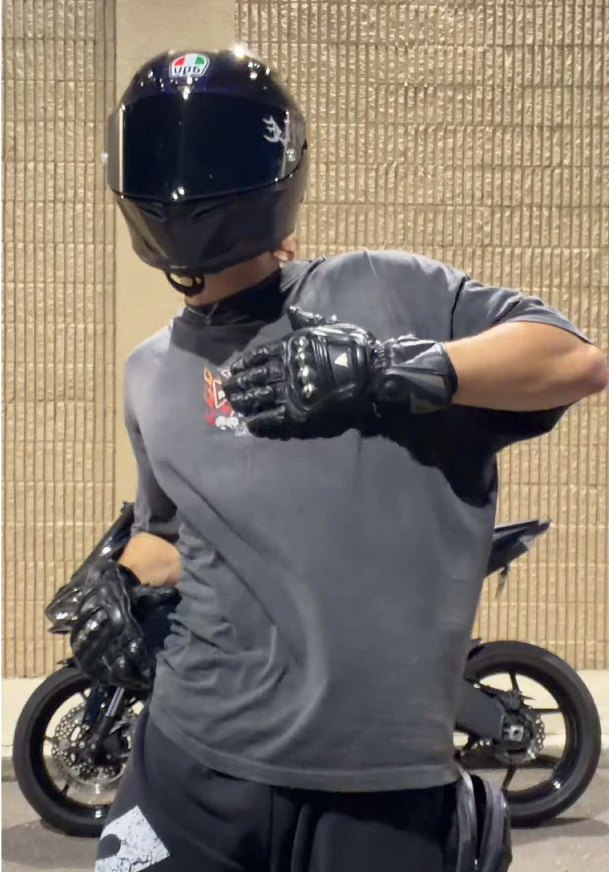 @shakymoto