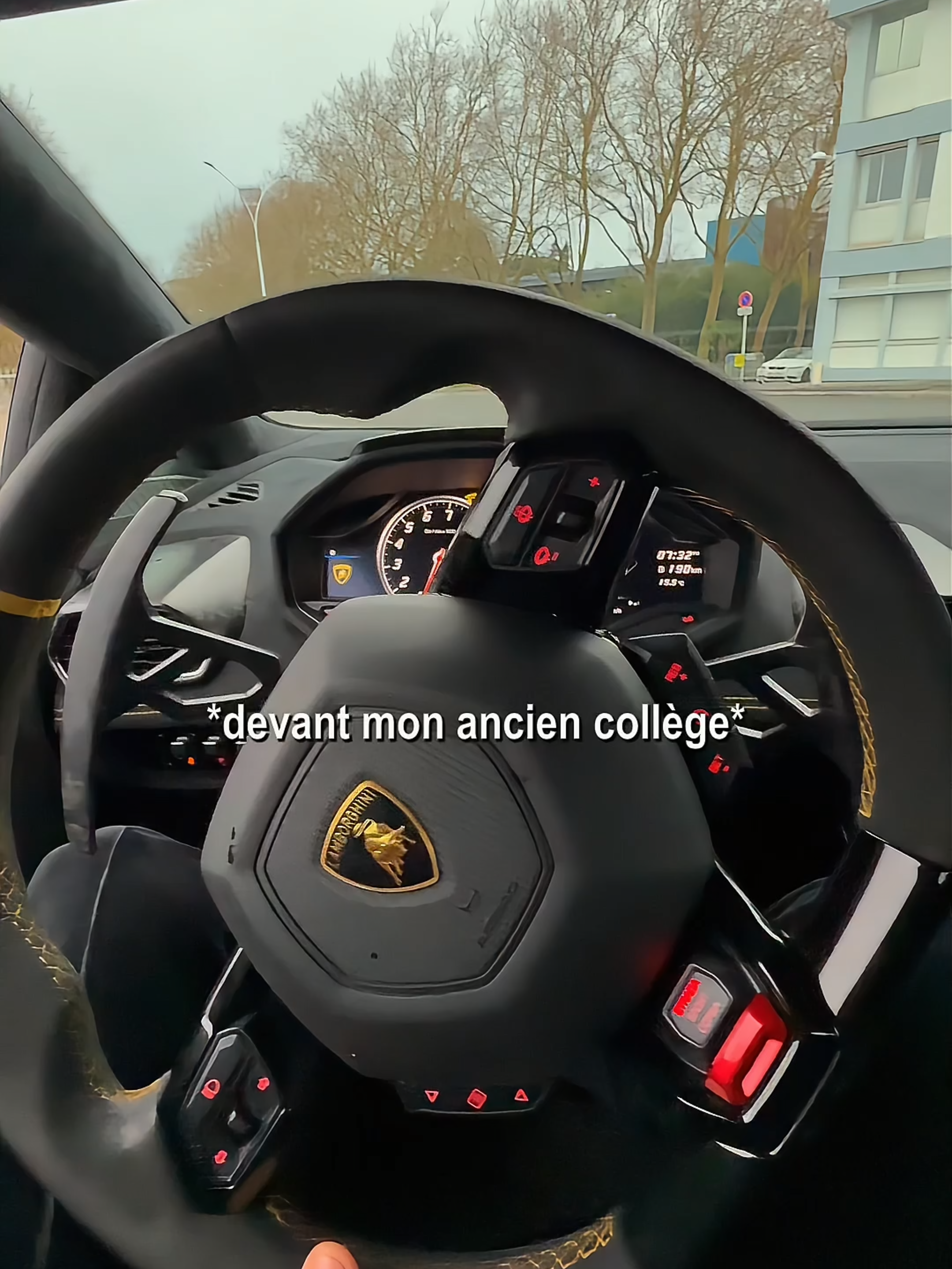 @Kéo