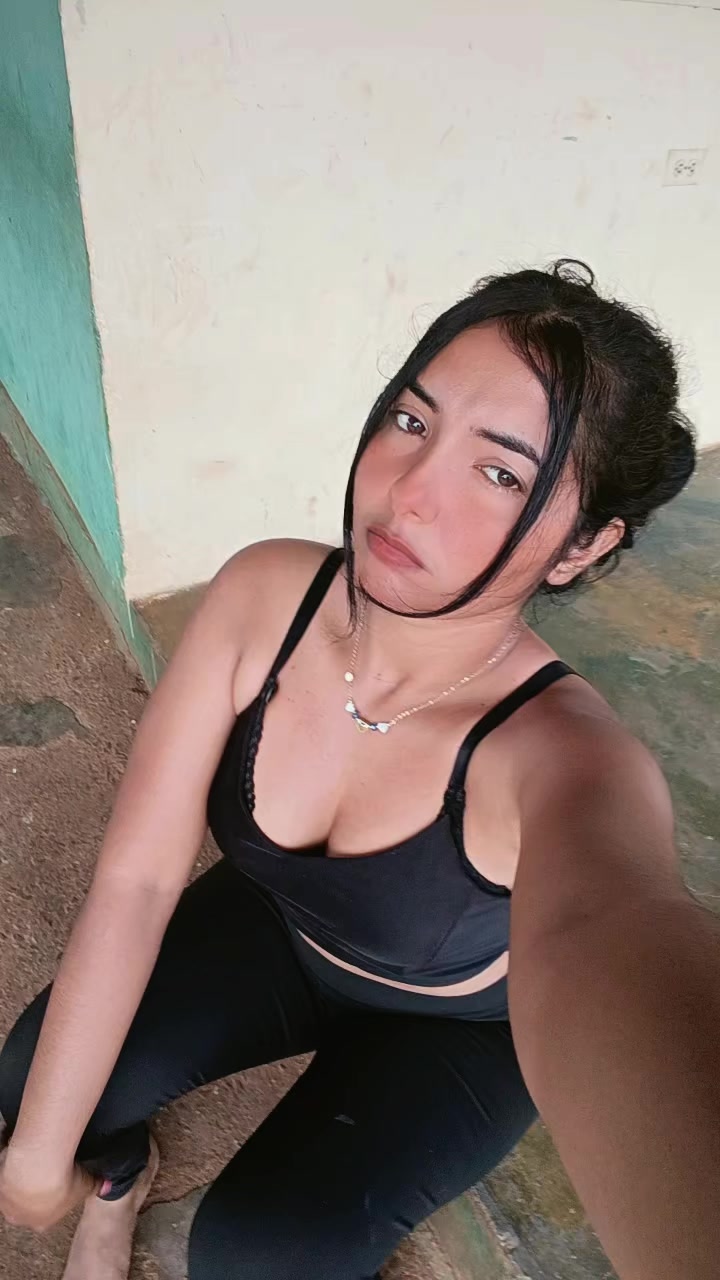 @Vale🤍🖤•Te sigue