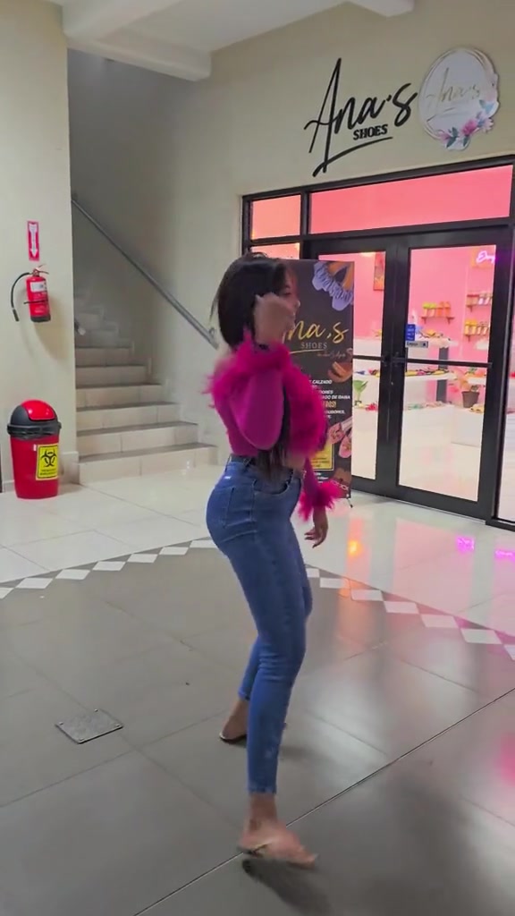 @Alejandra Rubio💄🎤