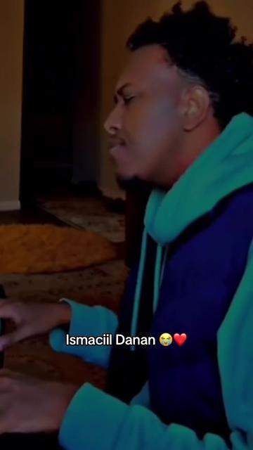 @ᑕᗩᗪᗩᑎI 🎗️💙
