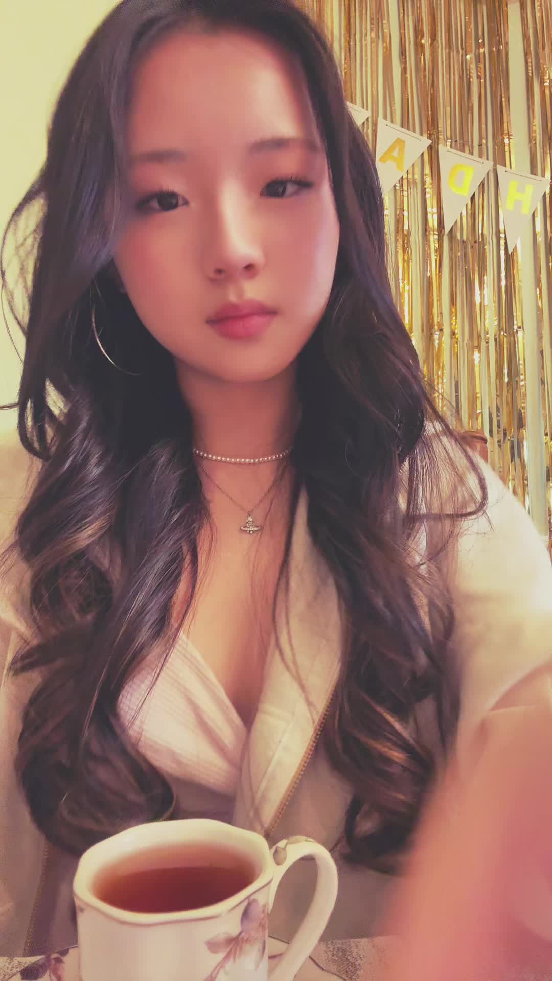 @lily