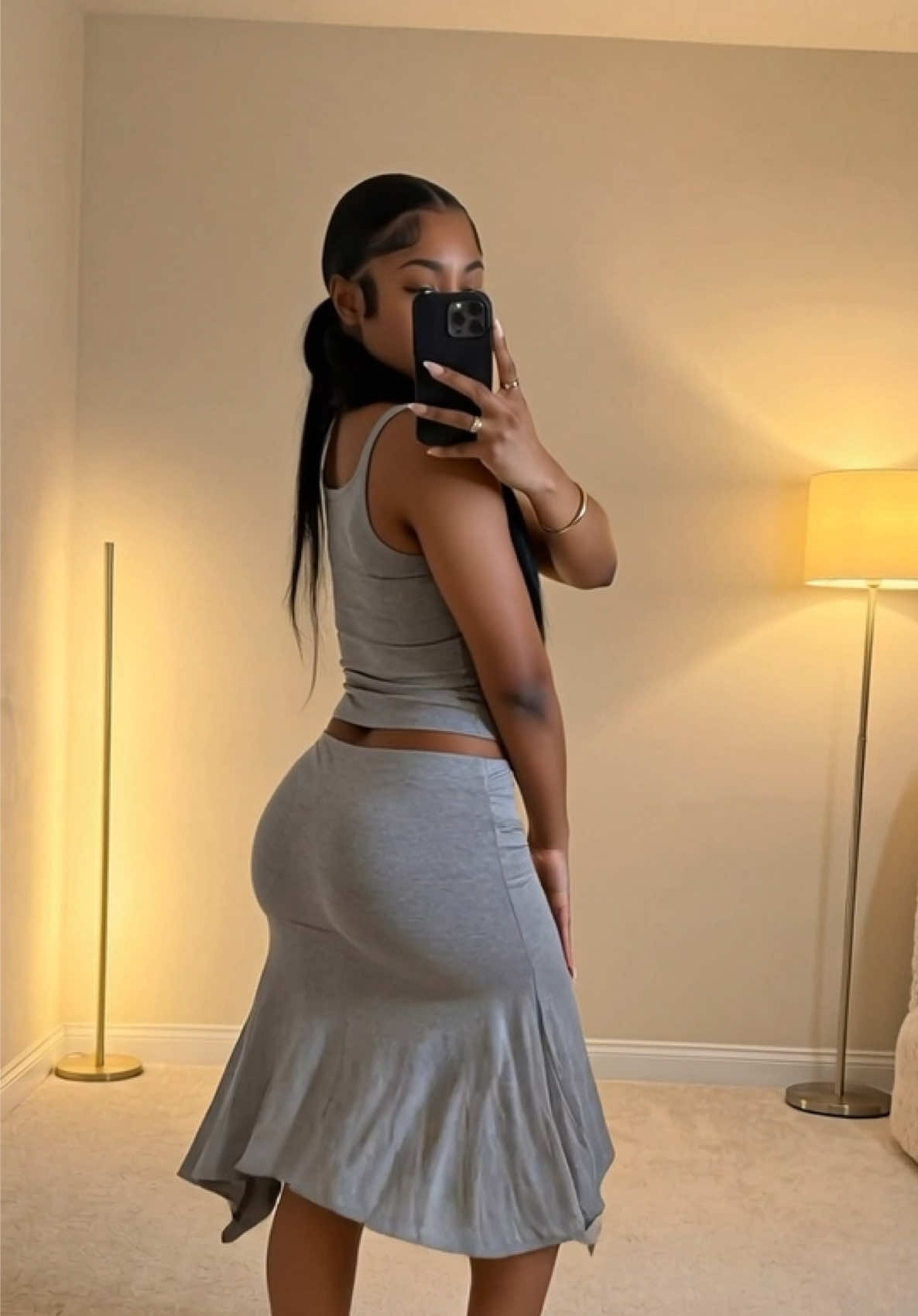 @Lala