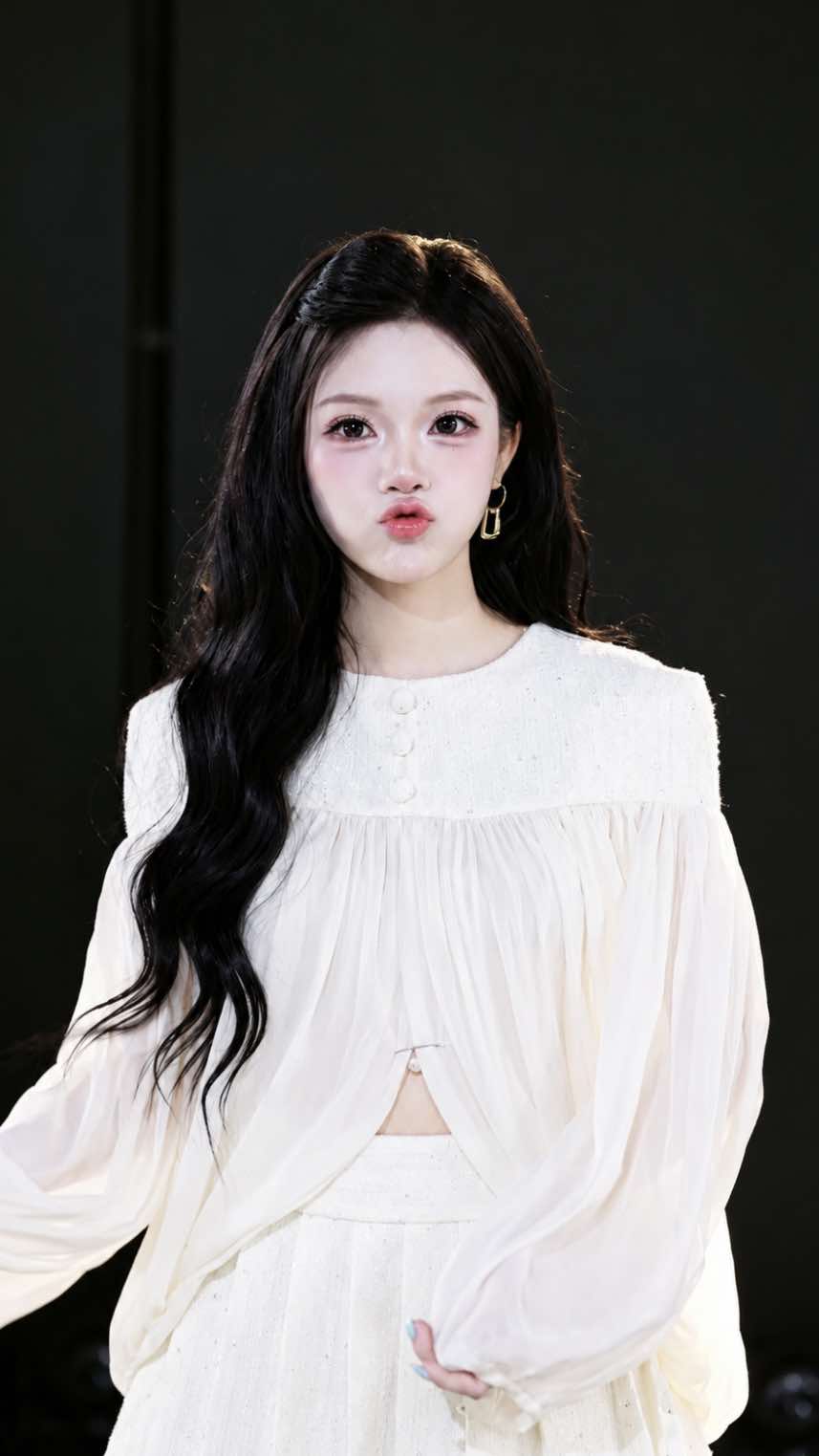 @𝘊𝘩𝘦𝘦𝘴𝘦🦢