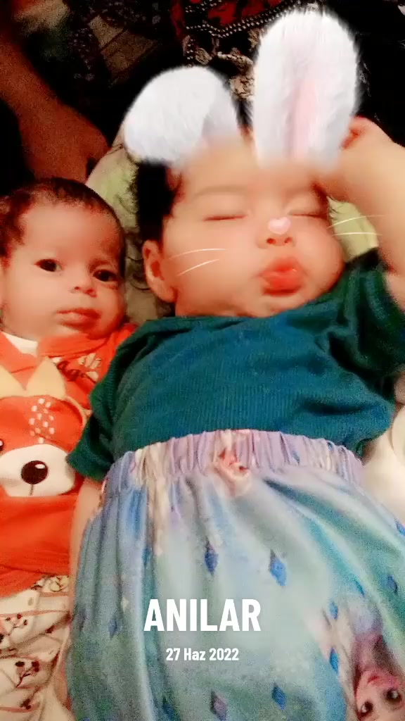@😘çağla😘cemre👩👧