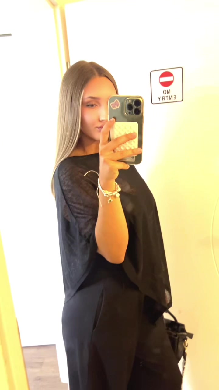 @𝓔