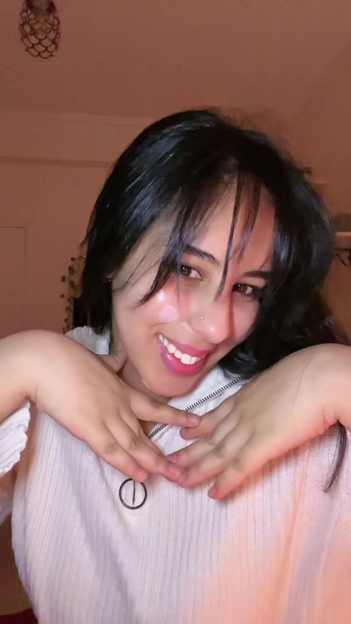 @Emy_