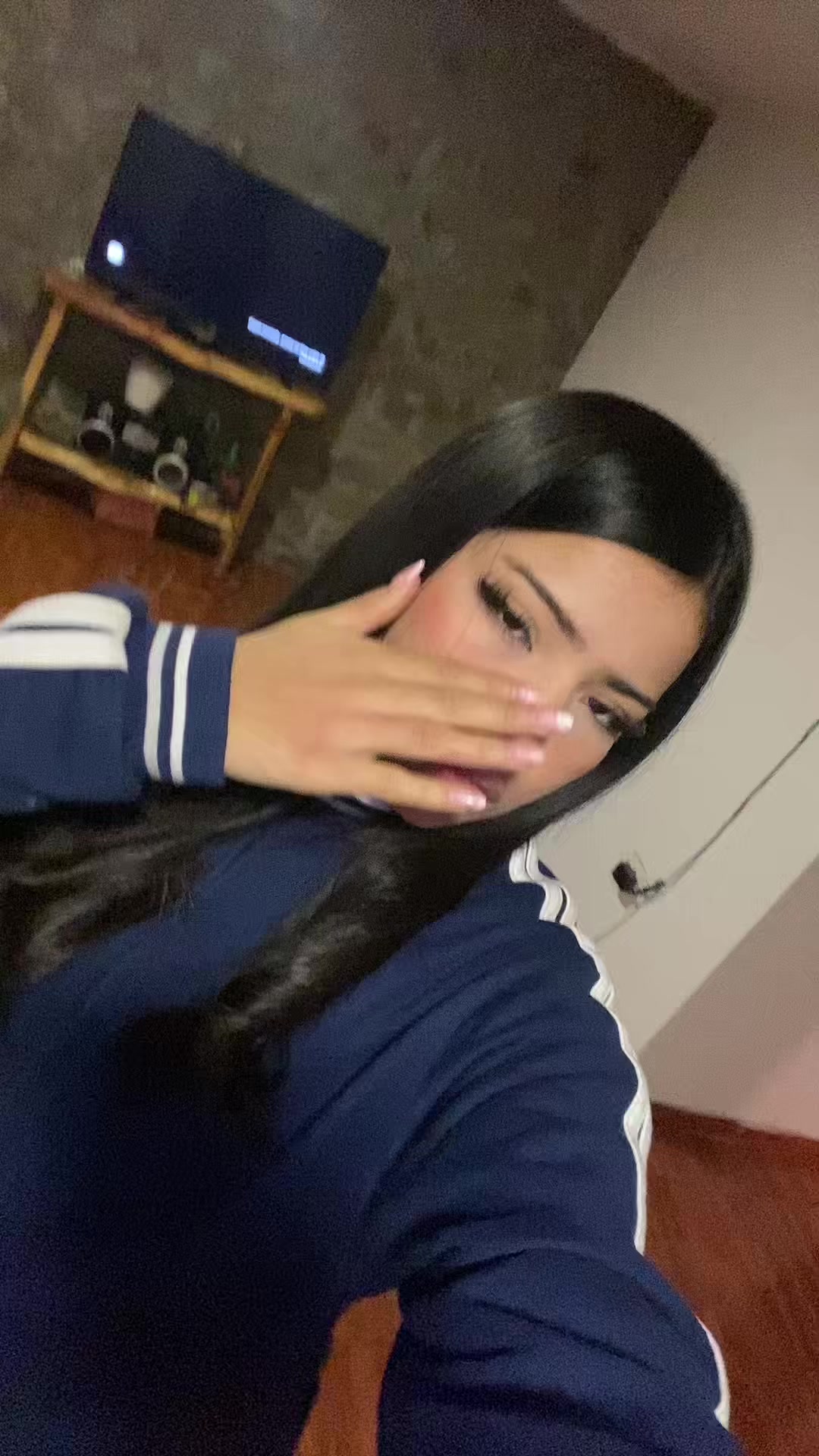 @…