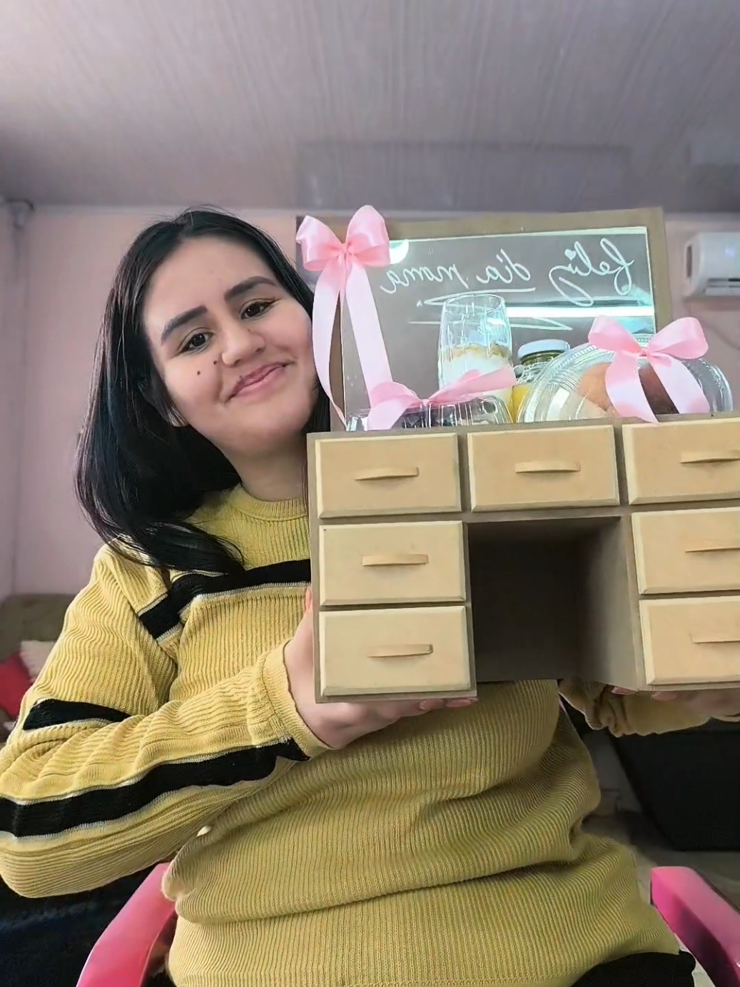 @MANUELA ESQUIVEL