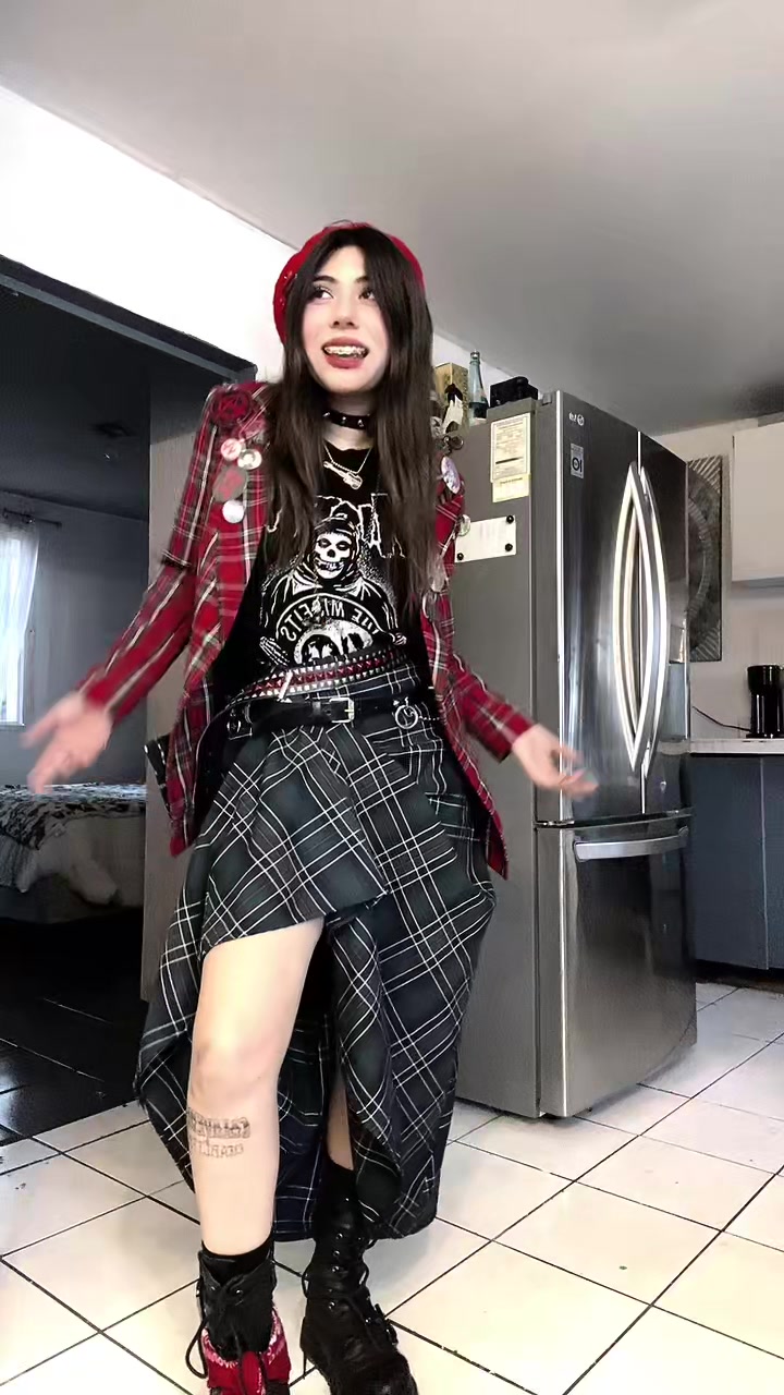 @⛤PUNK GIRL ⛤