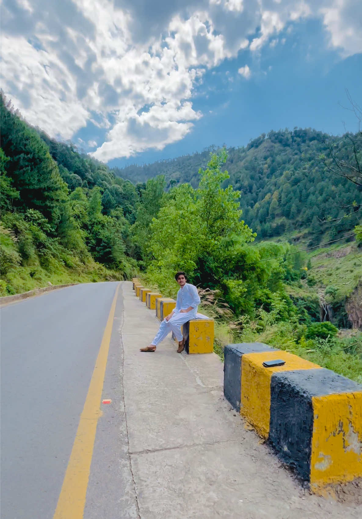 @🏴☠️خانزادہ منظر خان 🏴☠️