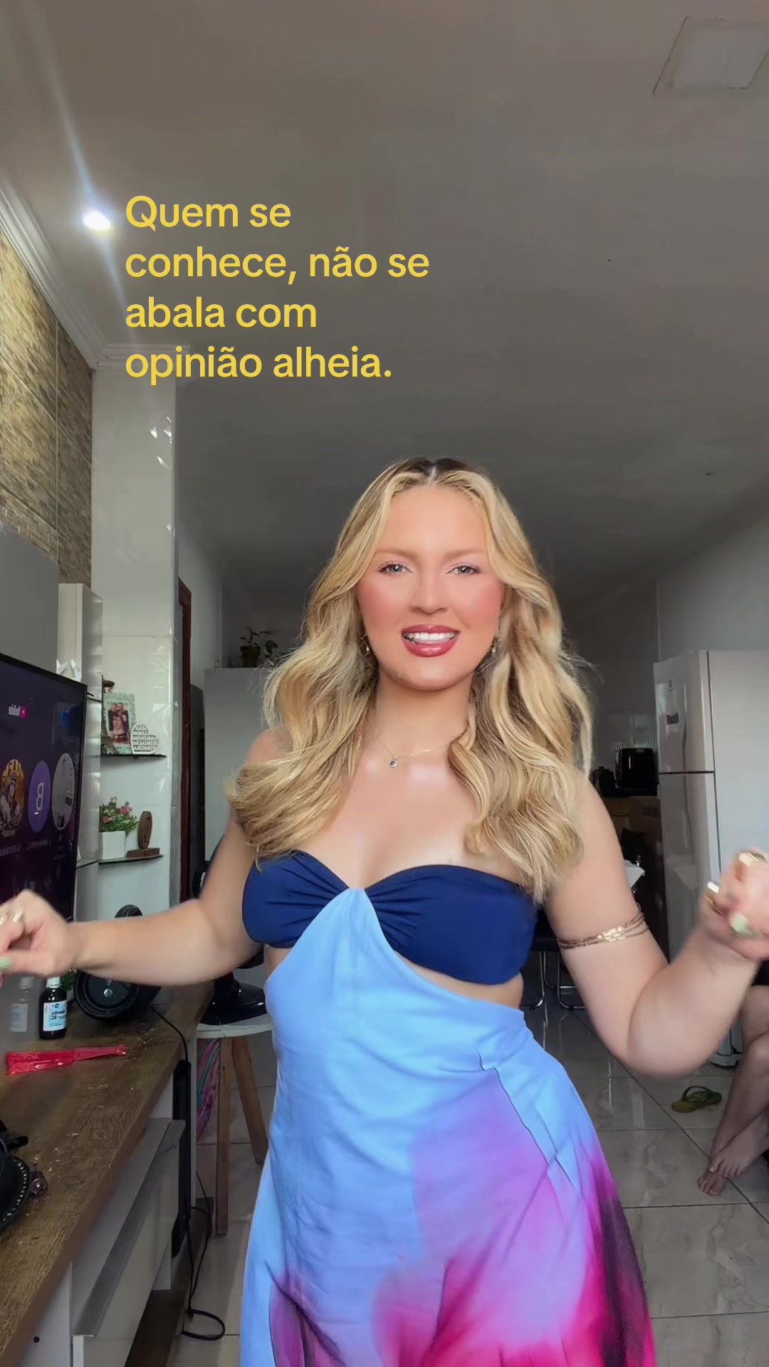 @Vitoria Santos