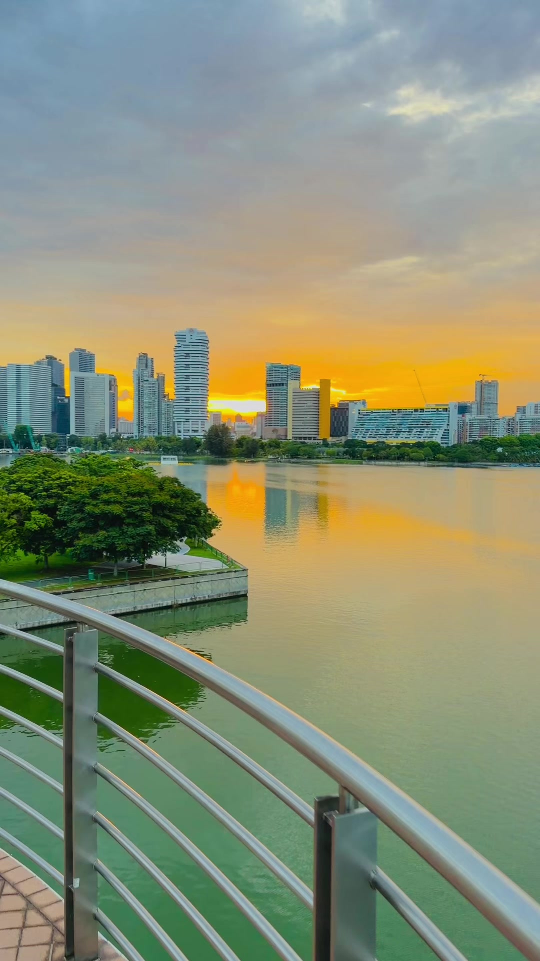 @HELLO SG🇸🇬