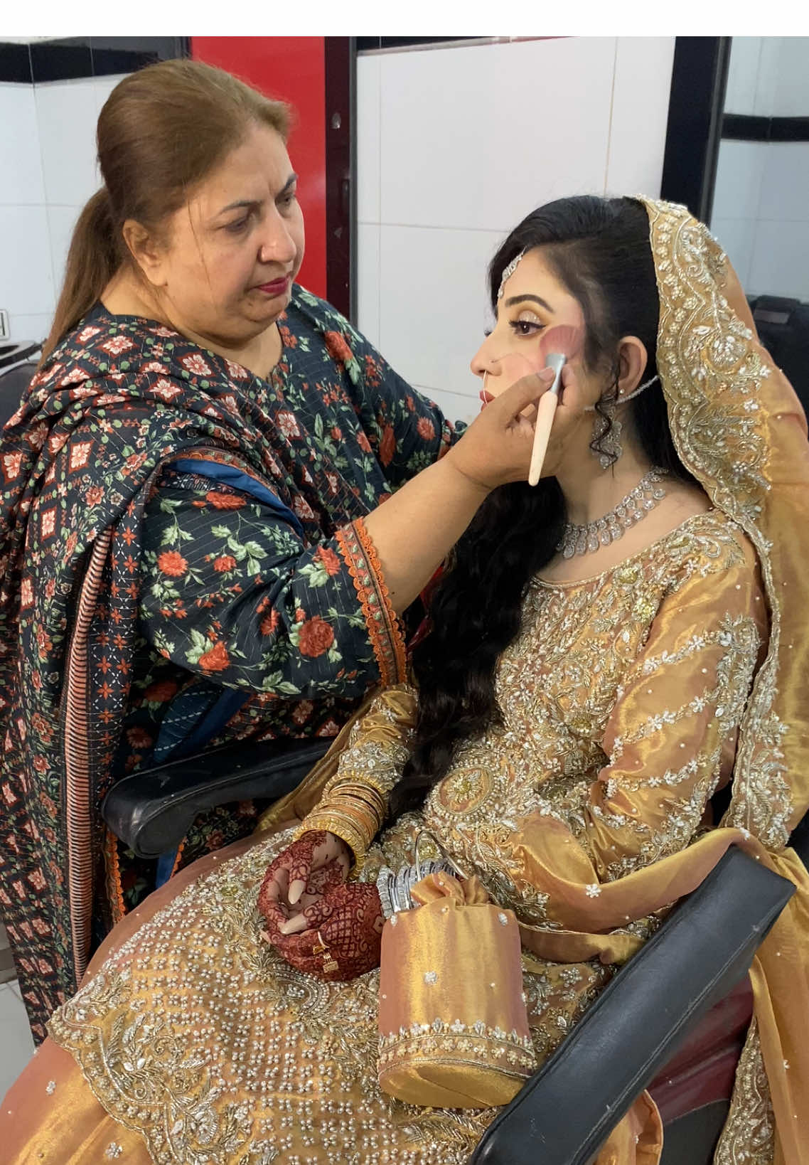 @Aqsa beauty clinic & institute