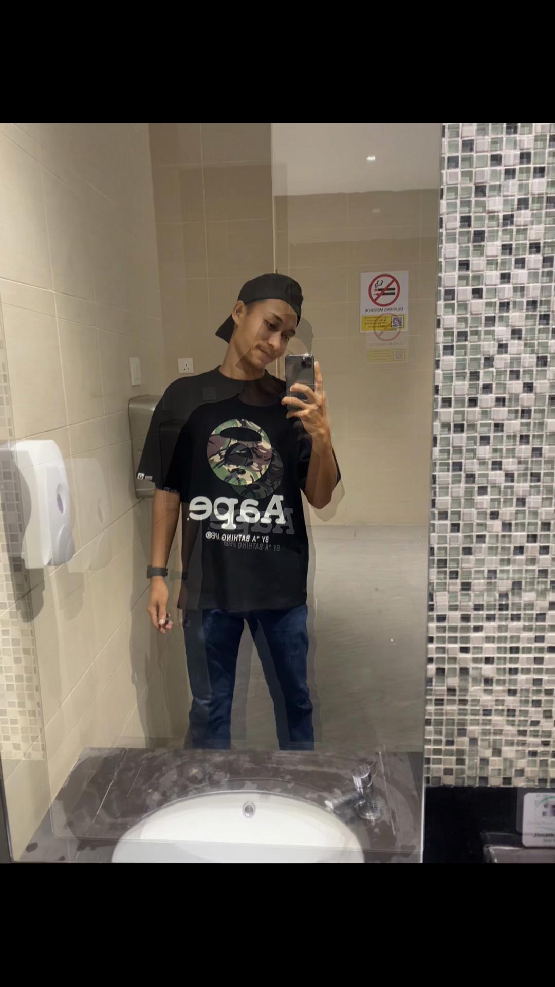 @Izz🚶🏻♂️