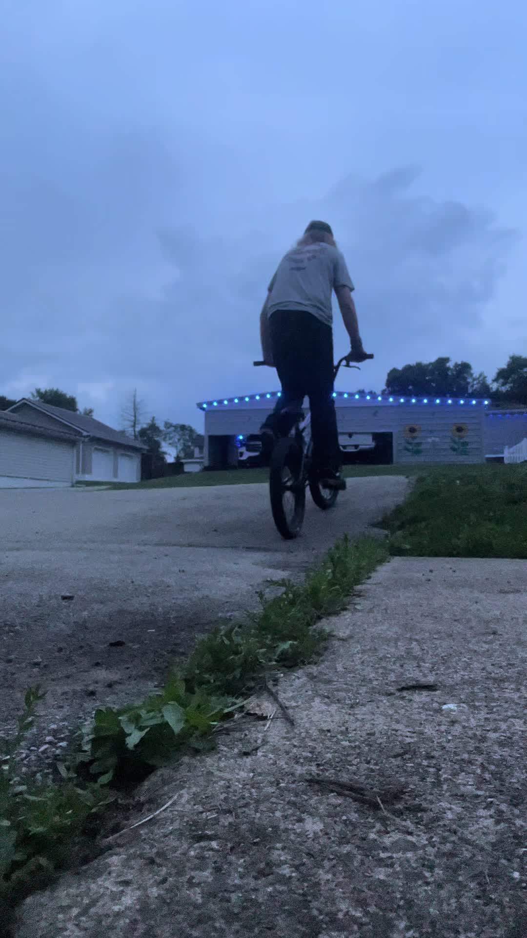 @tommy_rides_cult
