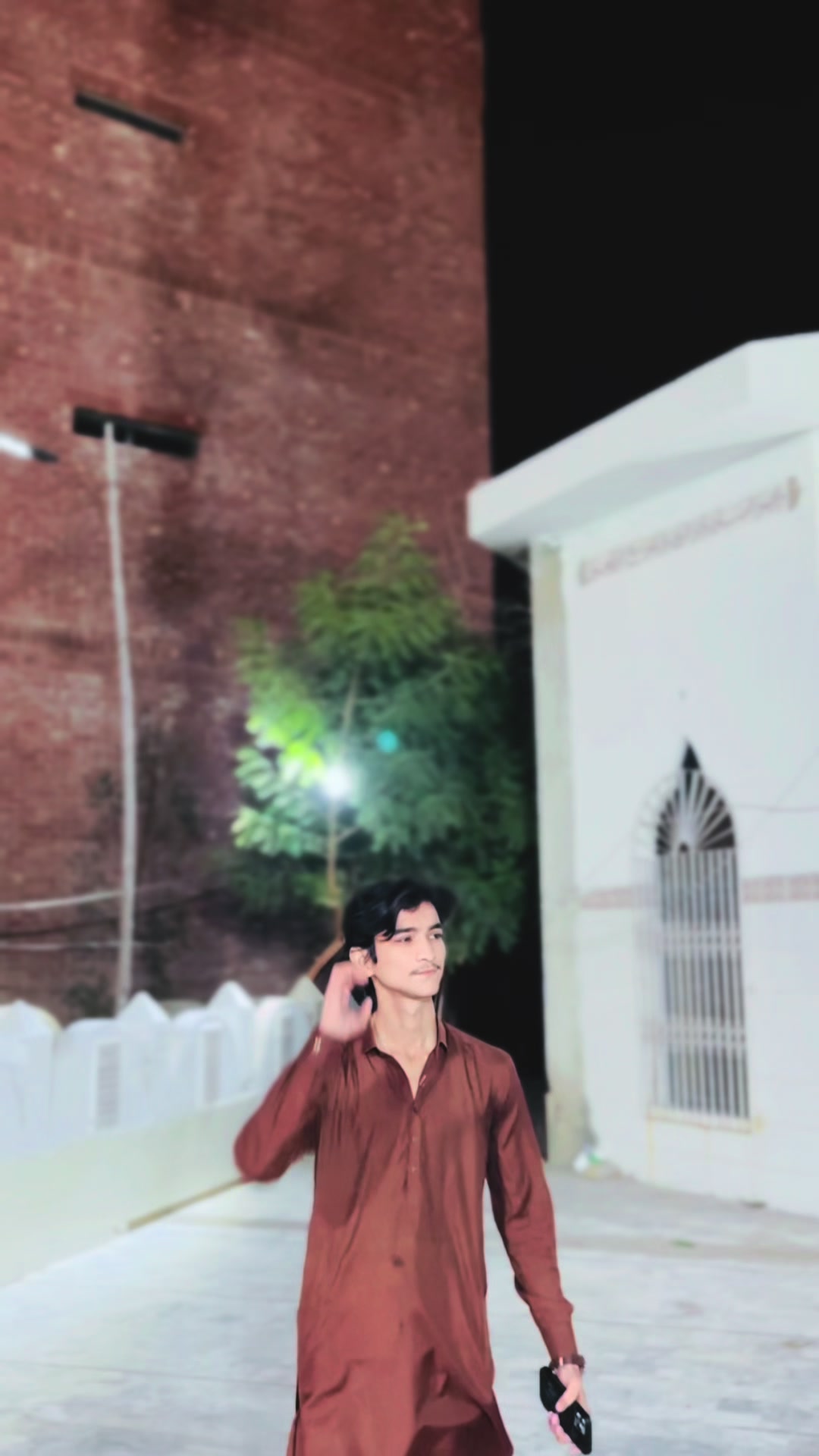 @F A R O O Q U E 🍂