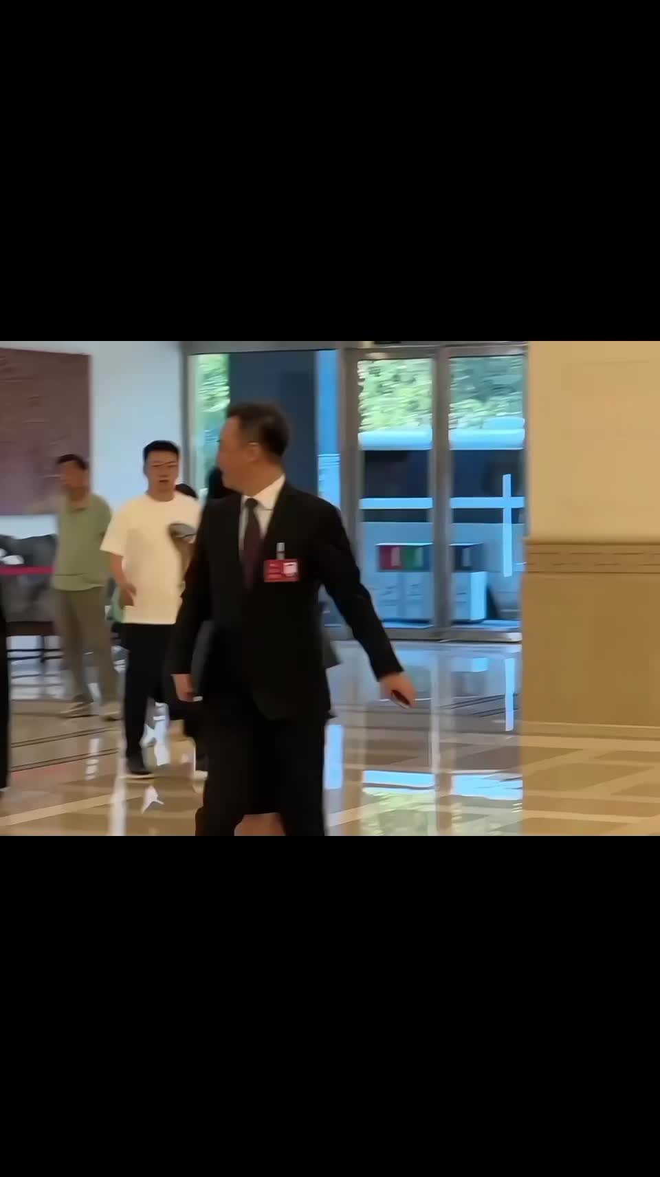 @๐๐ฅ๐ข๐ฒ๐ข๐ง๐ ๐