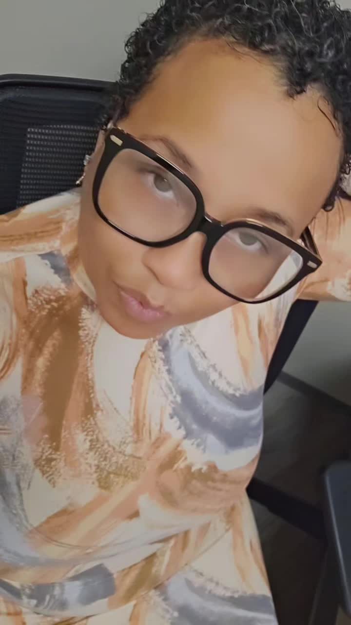 @Goddess Foxy Roxy