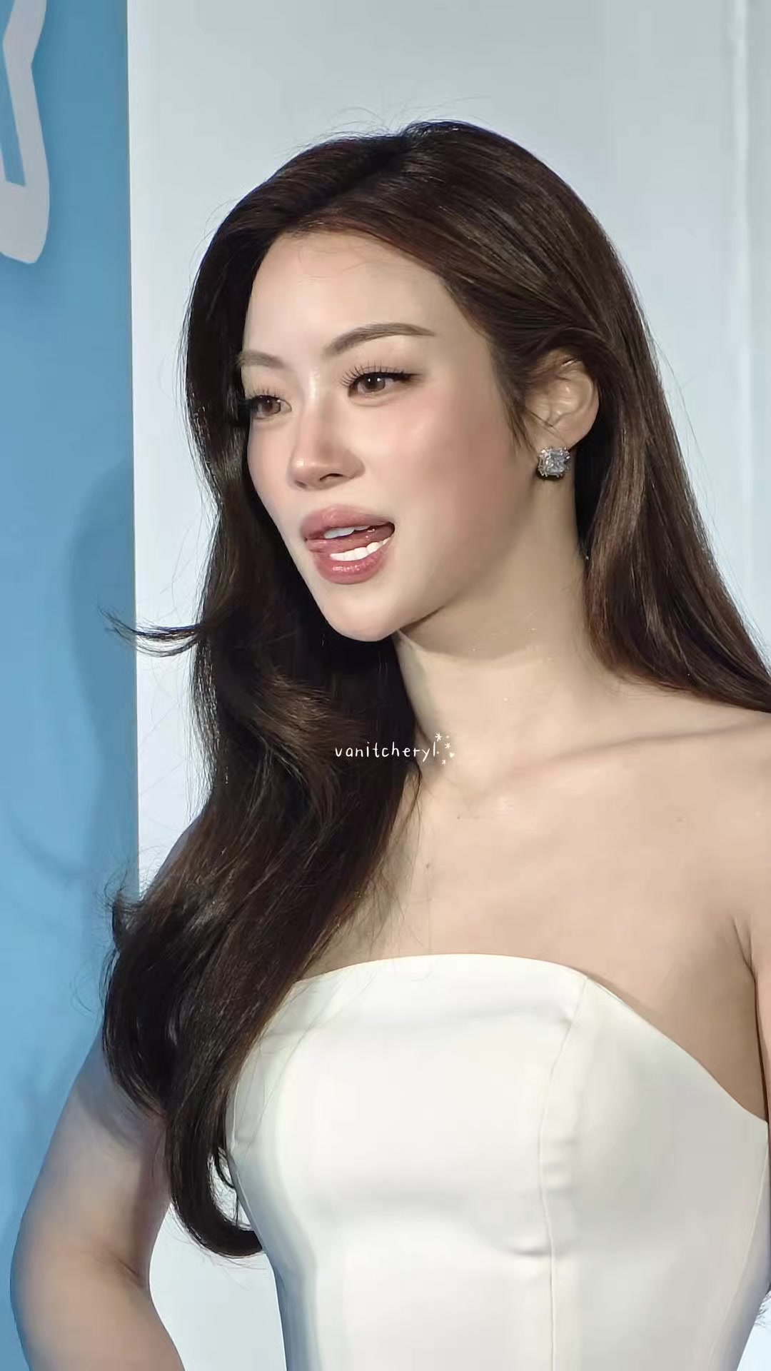 @ᵖˡˢ Belle