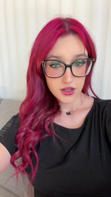@itslarissatrishelle