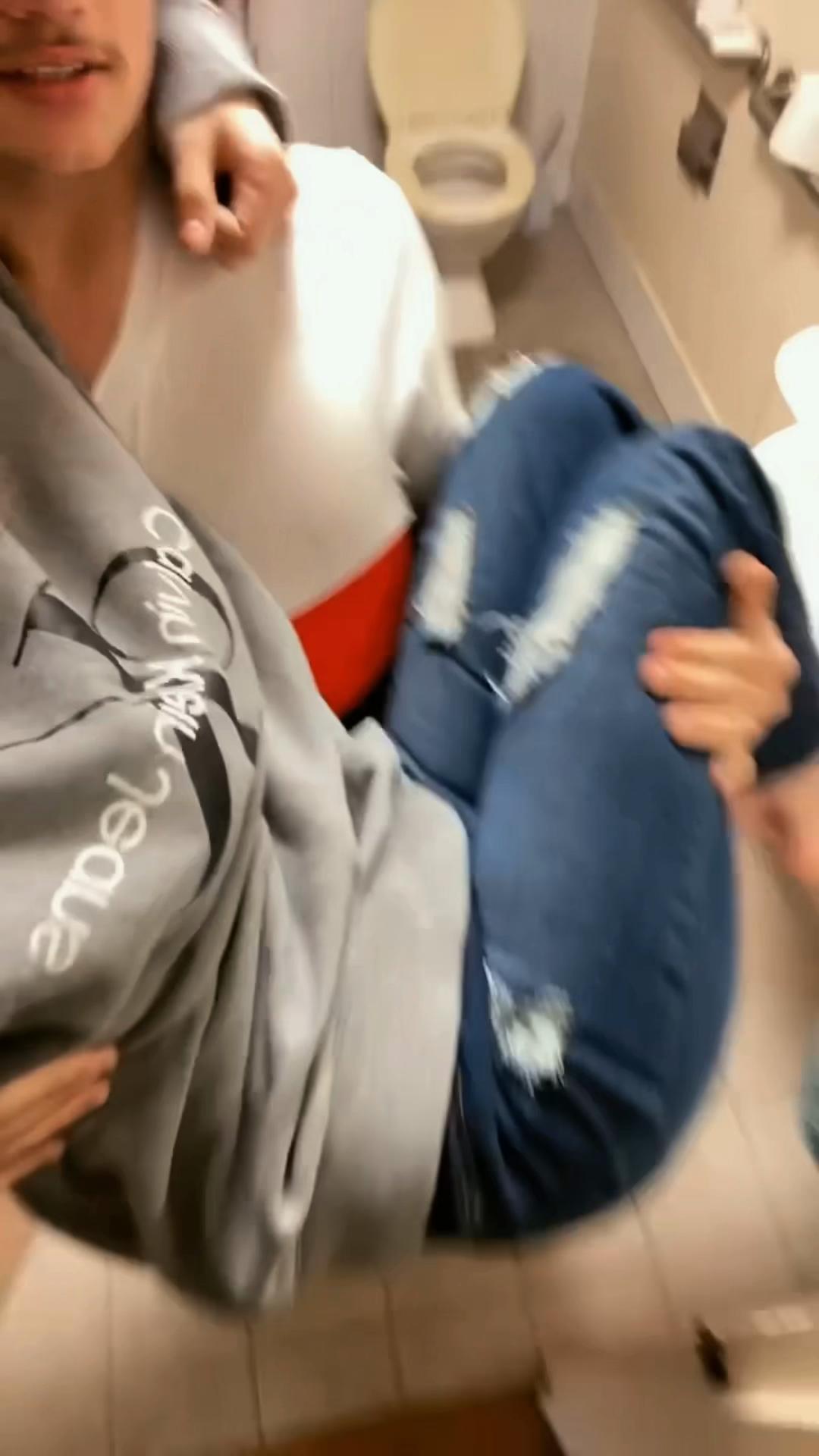 @✪