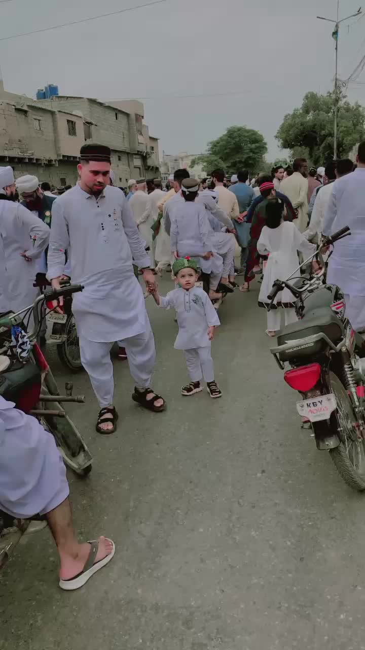@ہم اپنے ماں باپ کے شہزادے ہیں