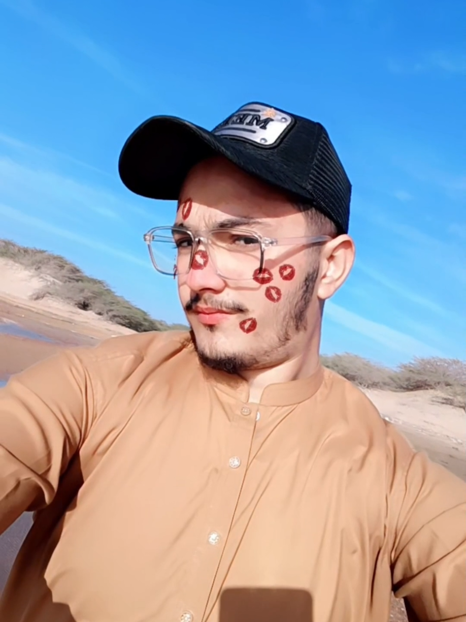 @Yøūñîš Pãthåñ ————-💔————-