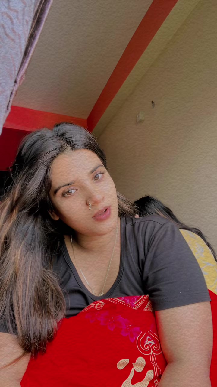 @Bhojpuri Queen 👑