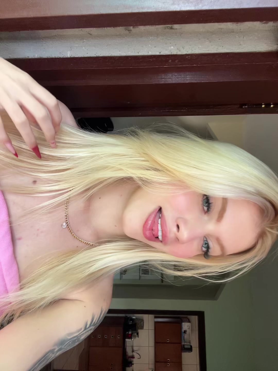 @laviniaalopes