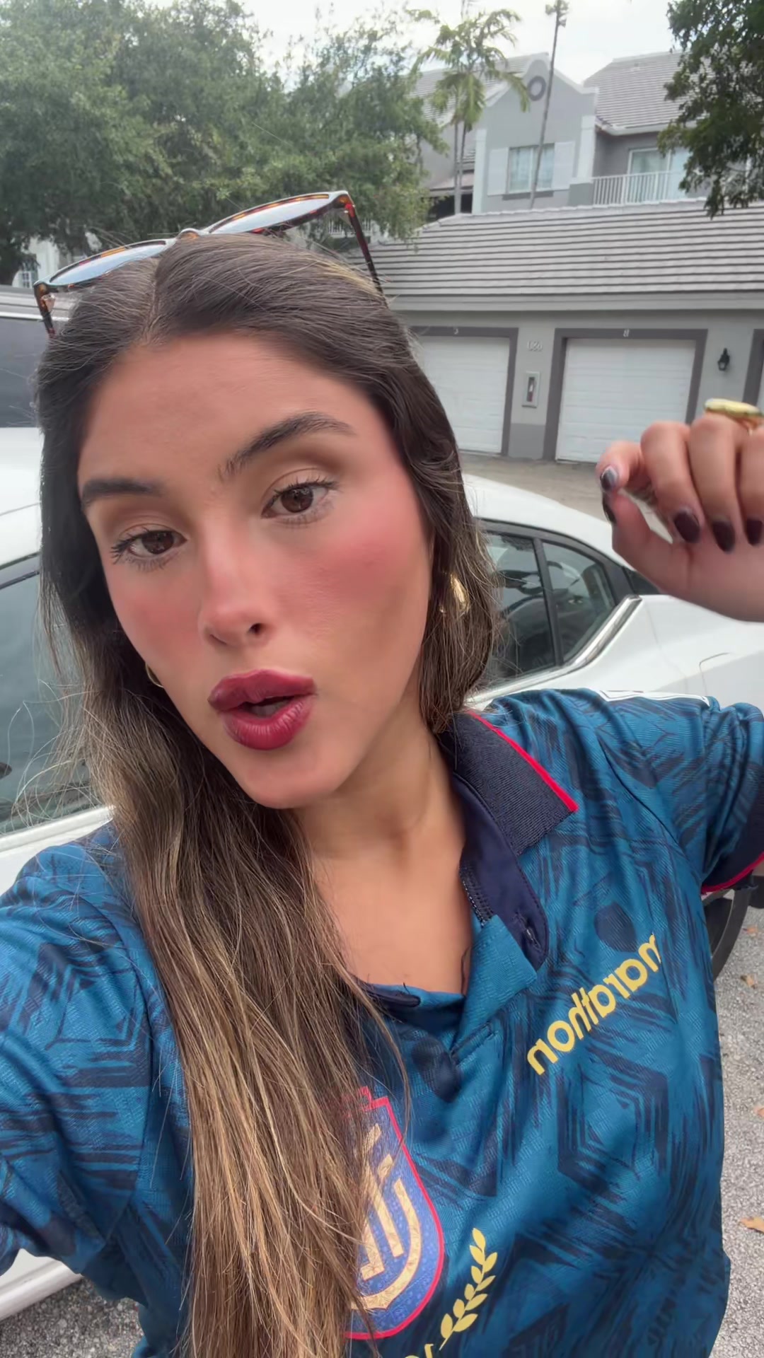 @nicoleswanton