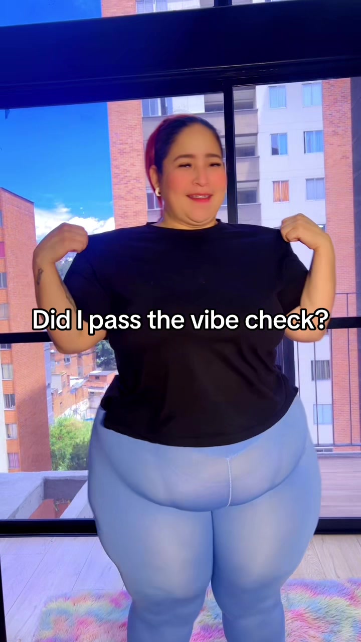 @LolaPop 🌈