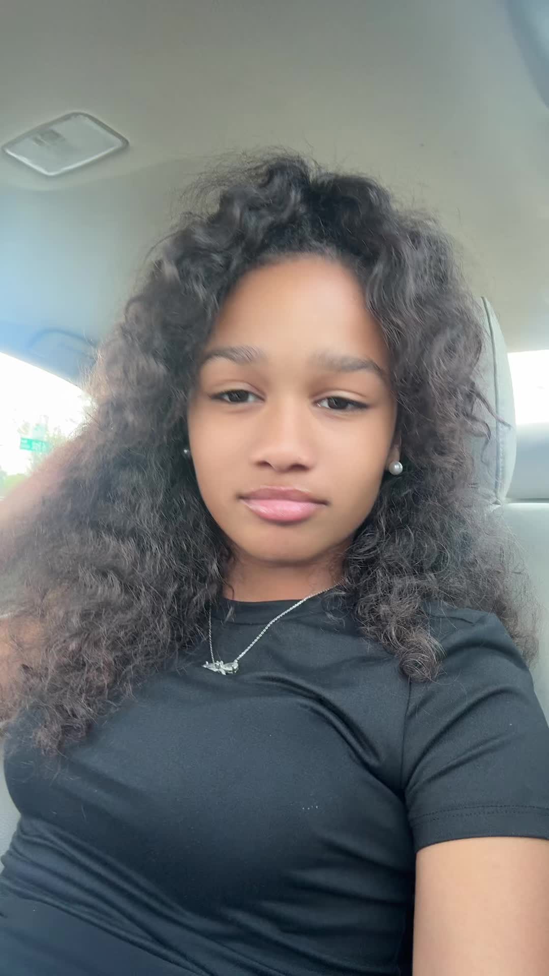 @tiinytootea. 🧁