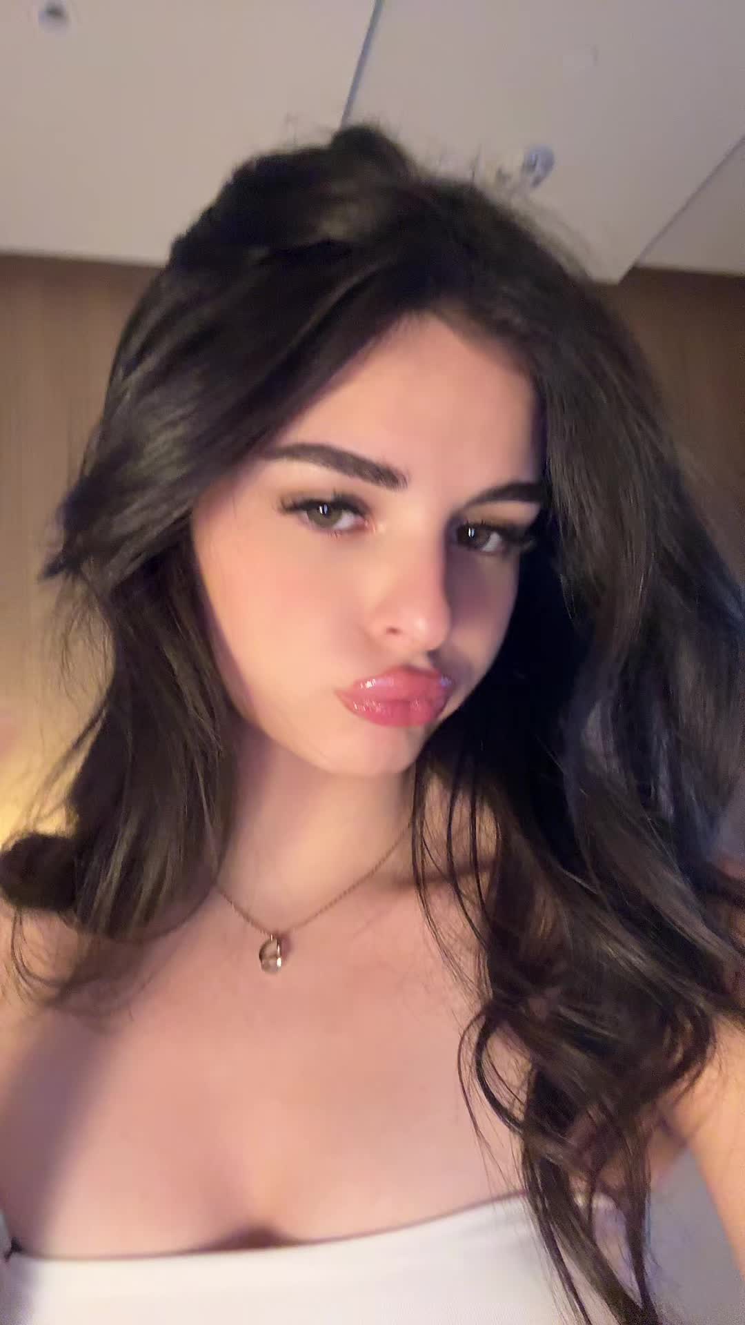 @Ava
