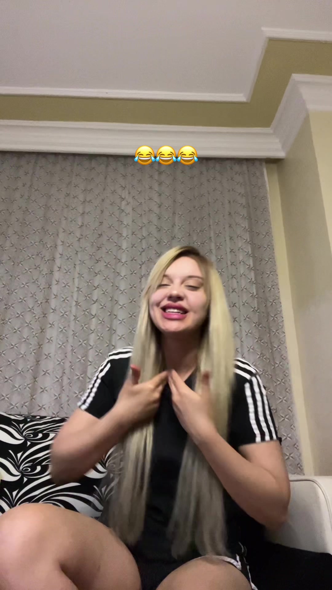 @Eceeresmi