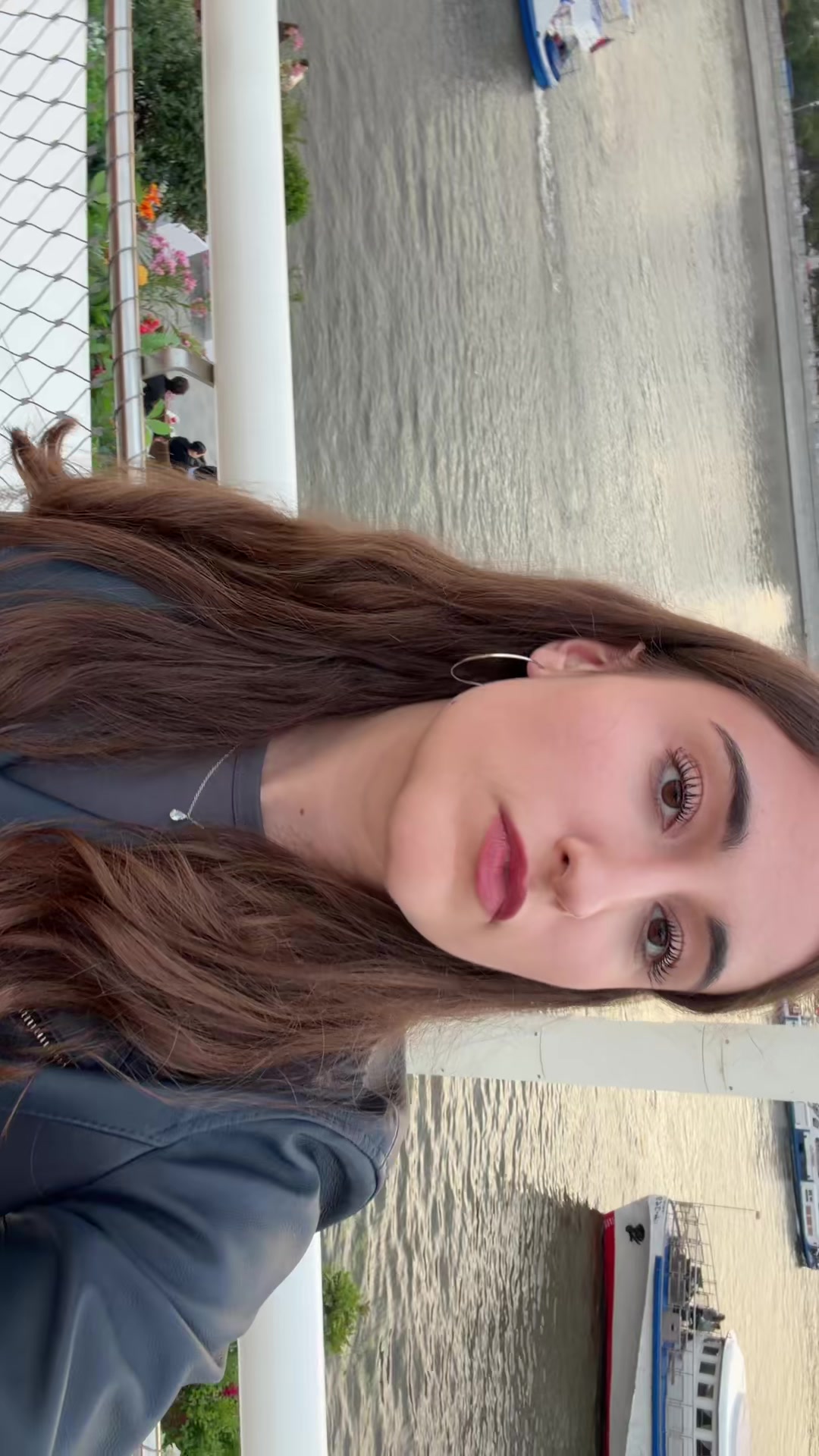 @🦅