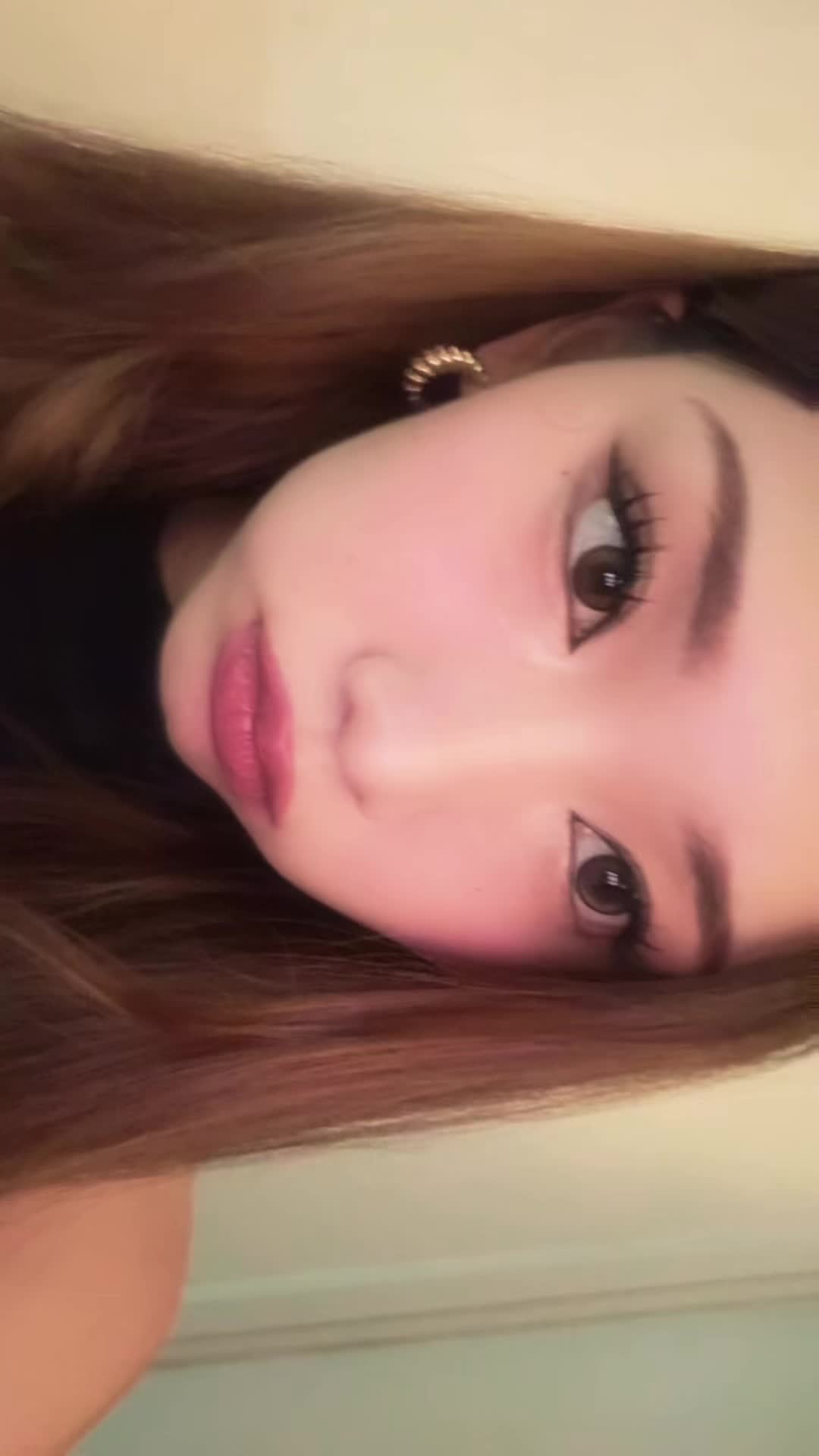 @isabella