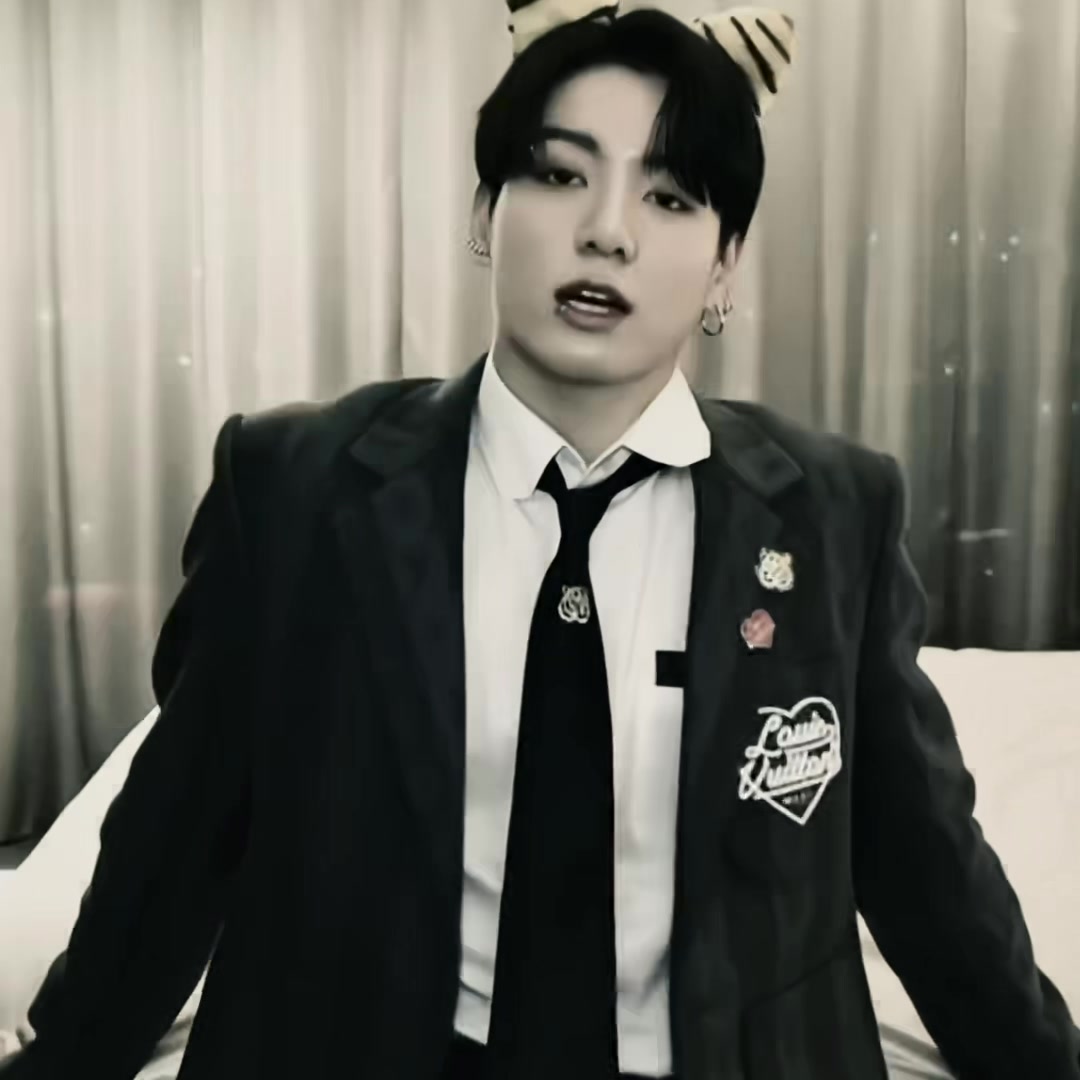 @༯