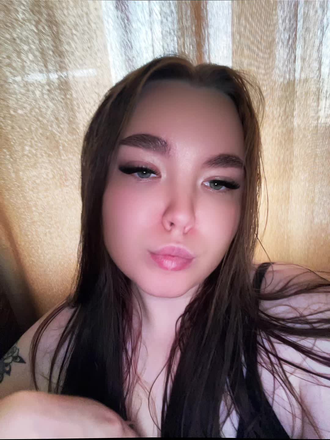 @viks_lips