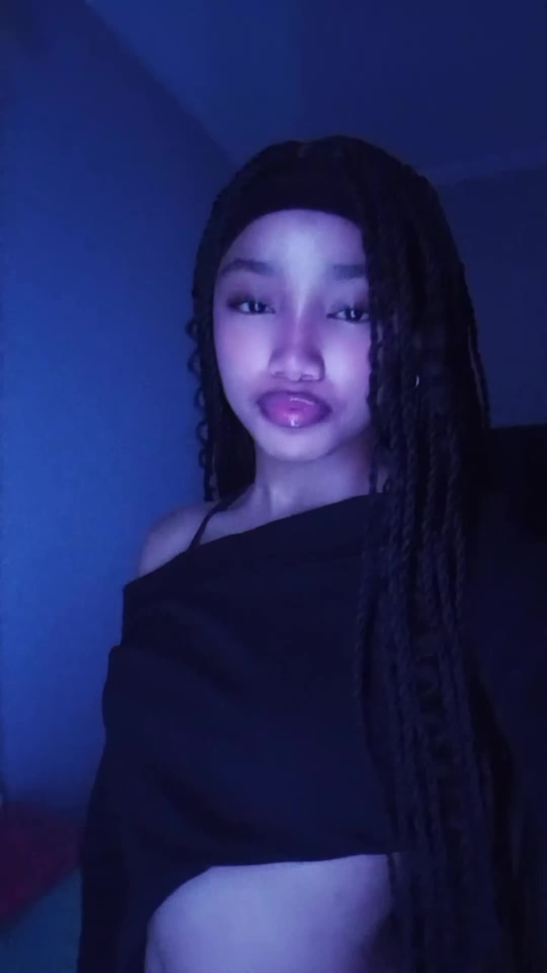 @🧎