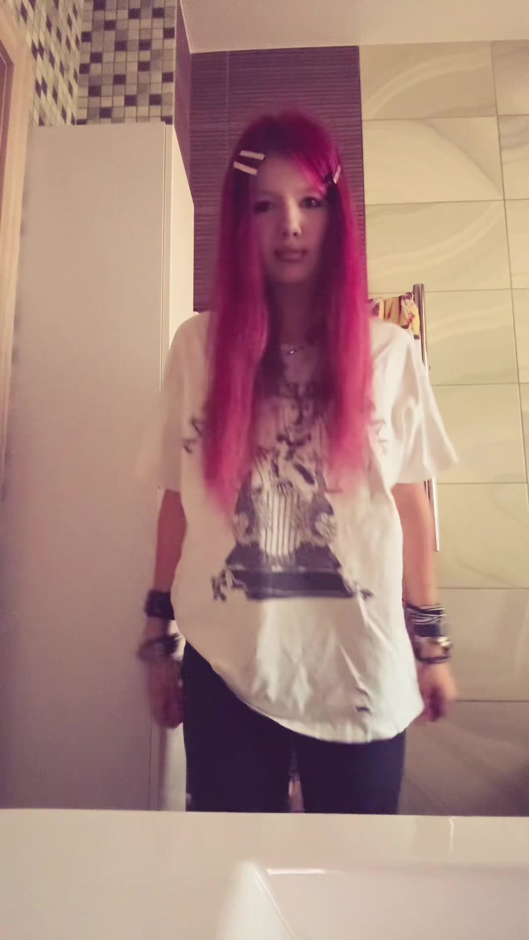 @why¿doesn’tthisbitchloveme<3