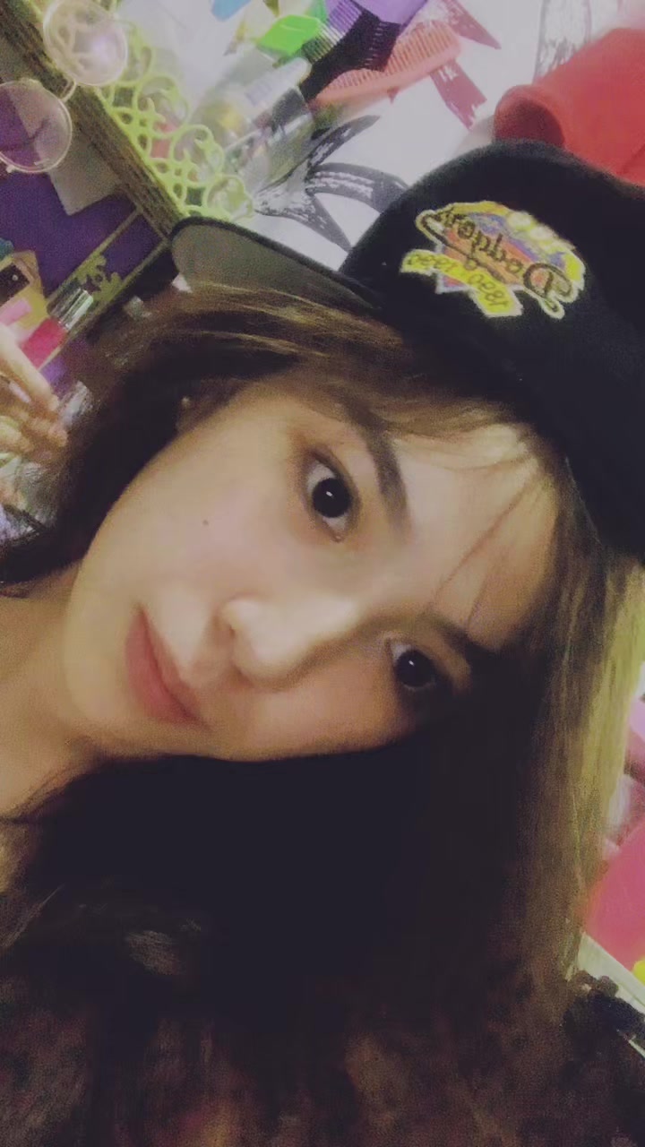 @ella.