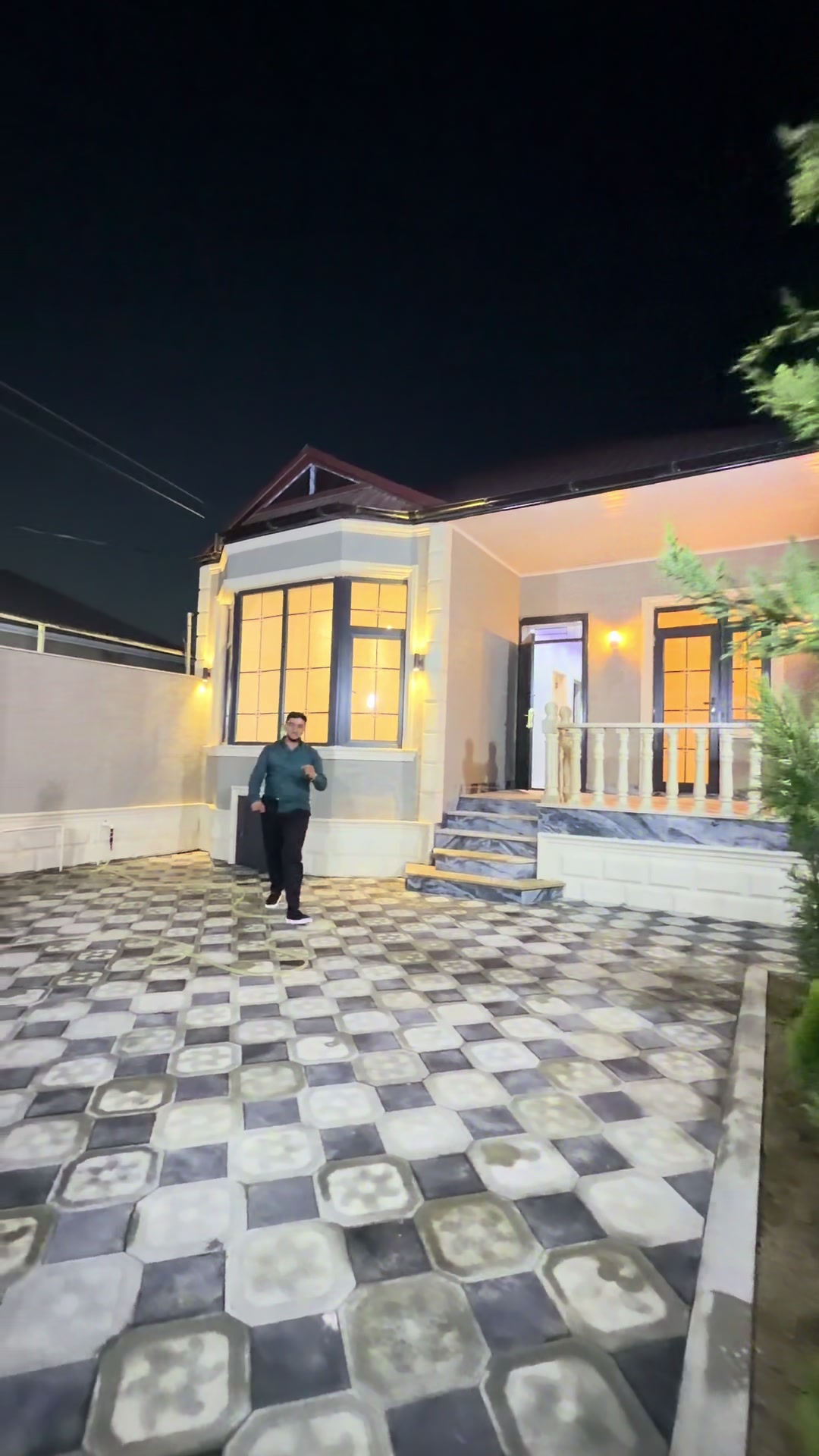 @Emlakçı_Sadiq