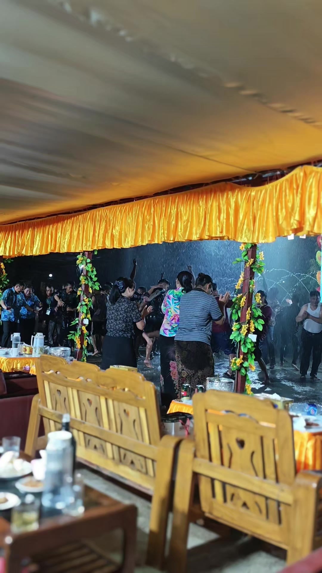 @စေတလုံး မောင်ဖုန်း🤙⚡
