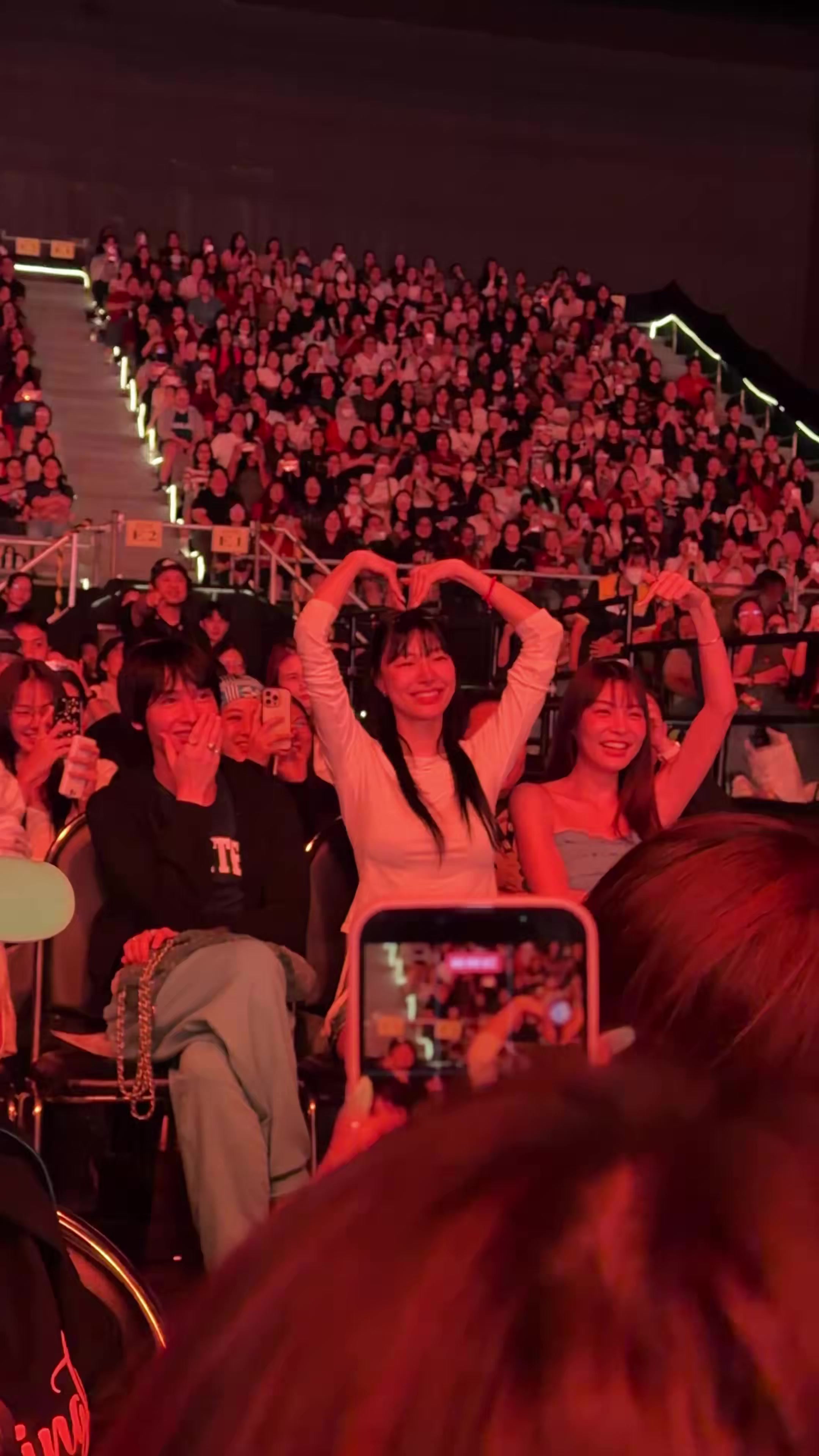 @hyés