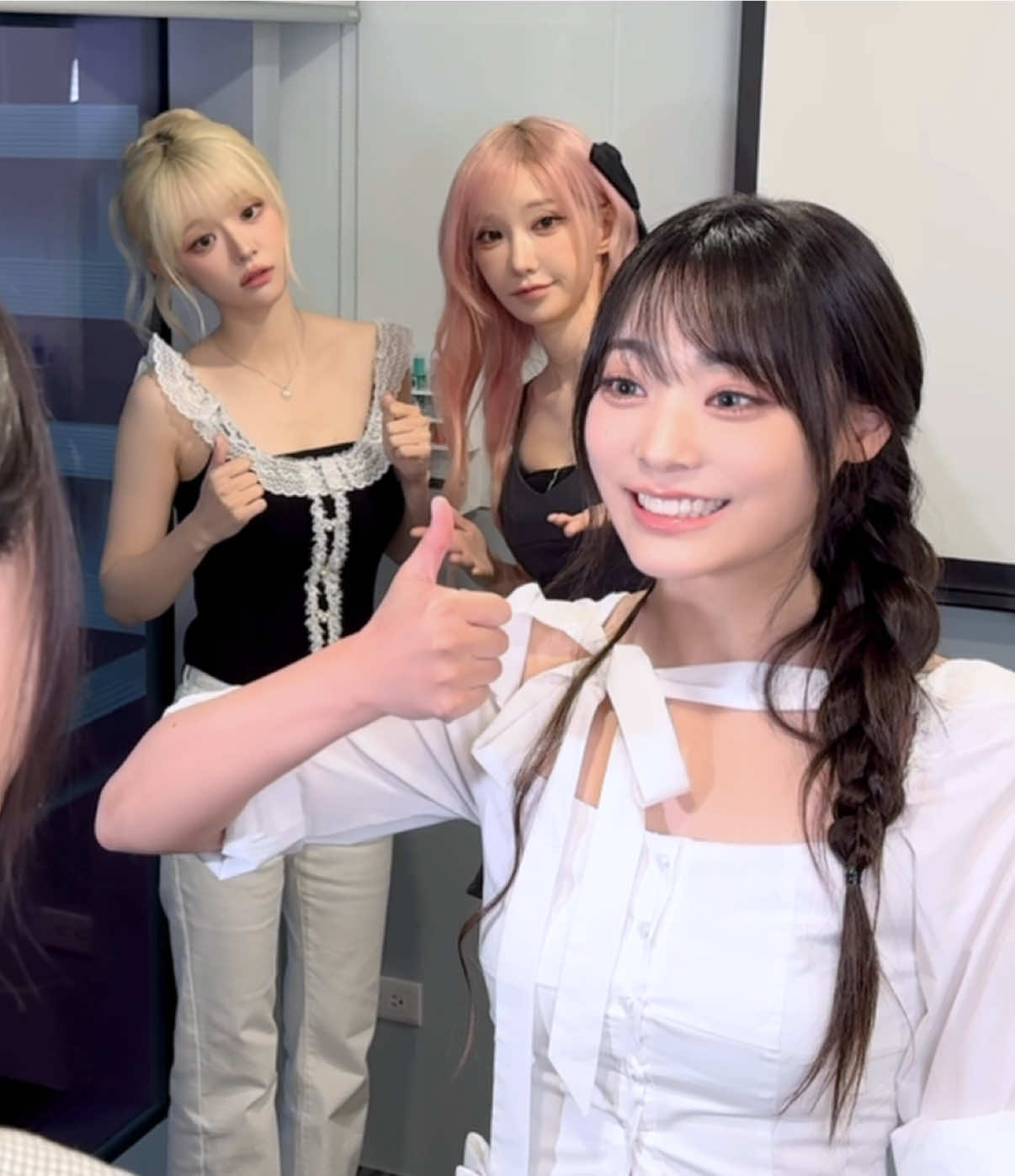 @QWER