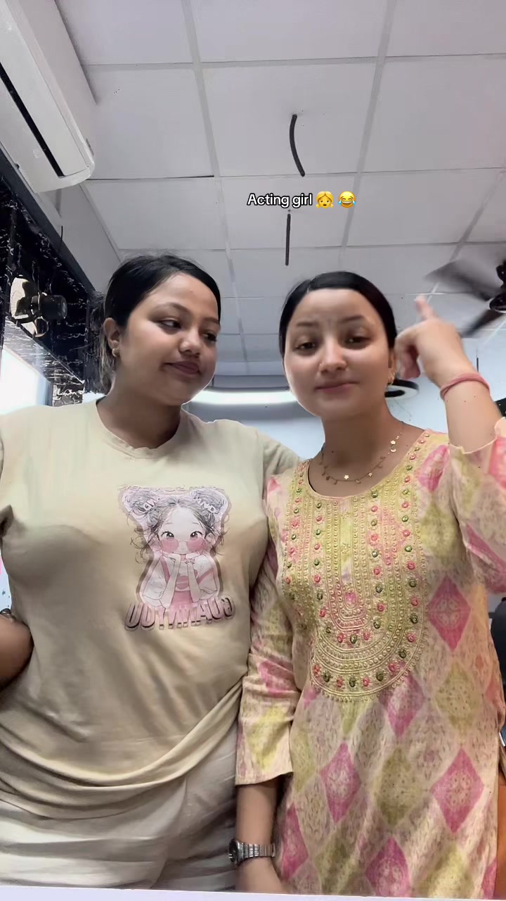 @Navina Lama🫀