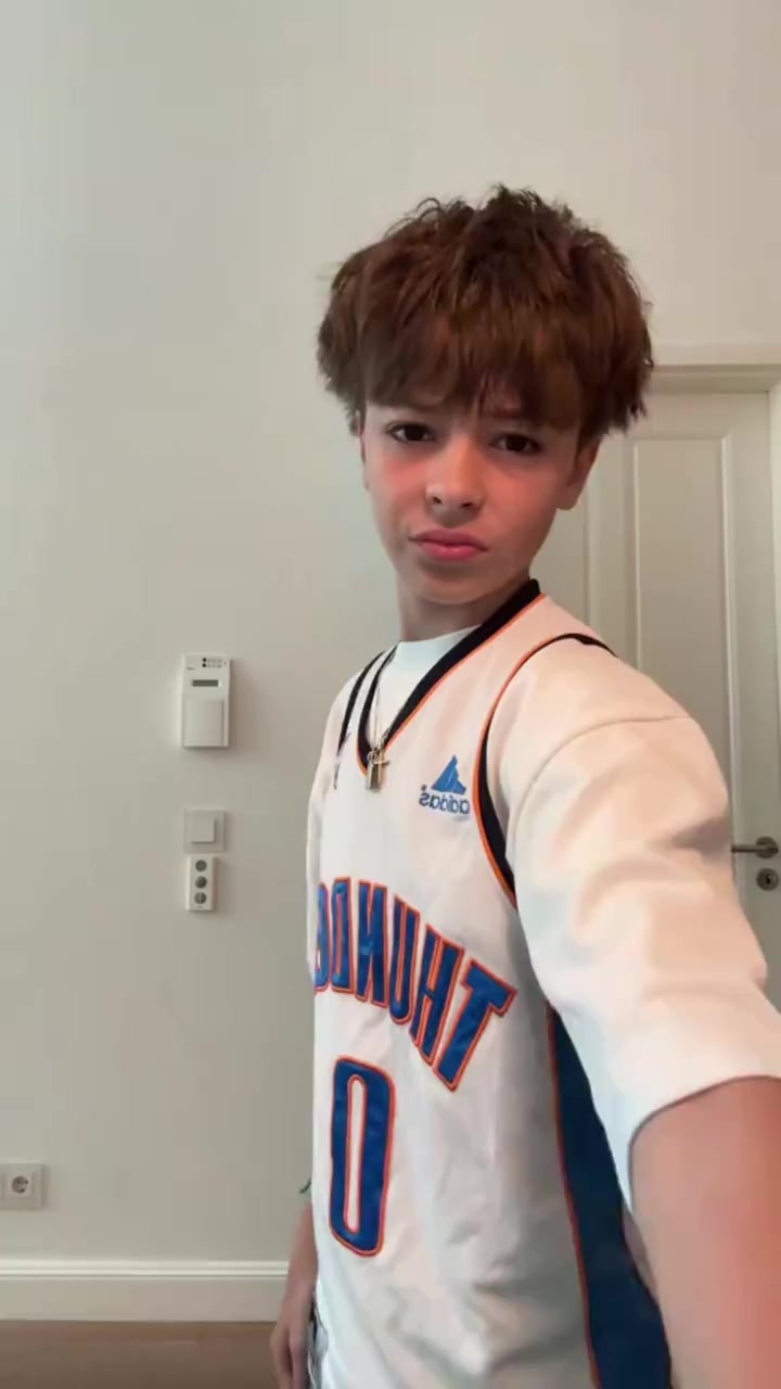 @Twinkboy