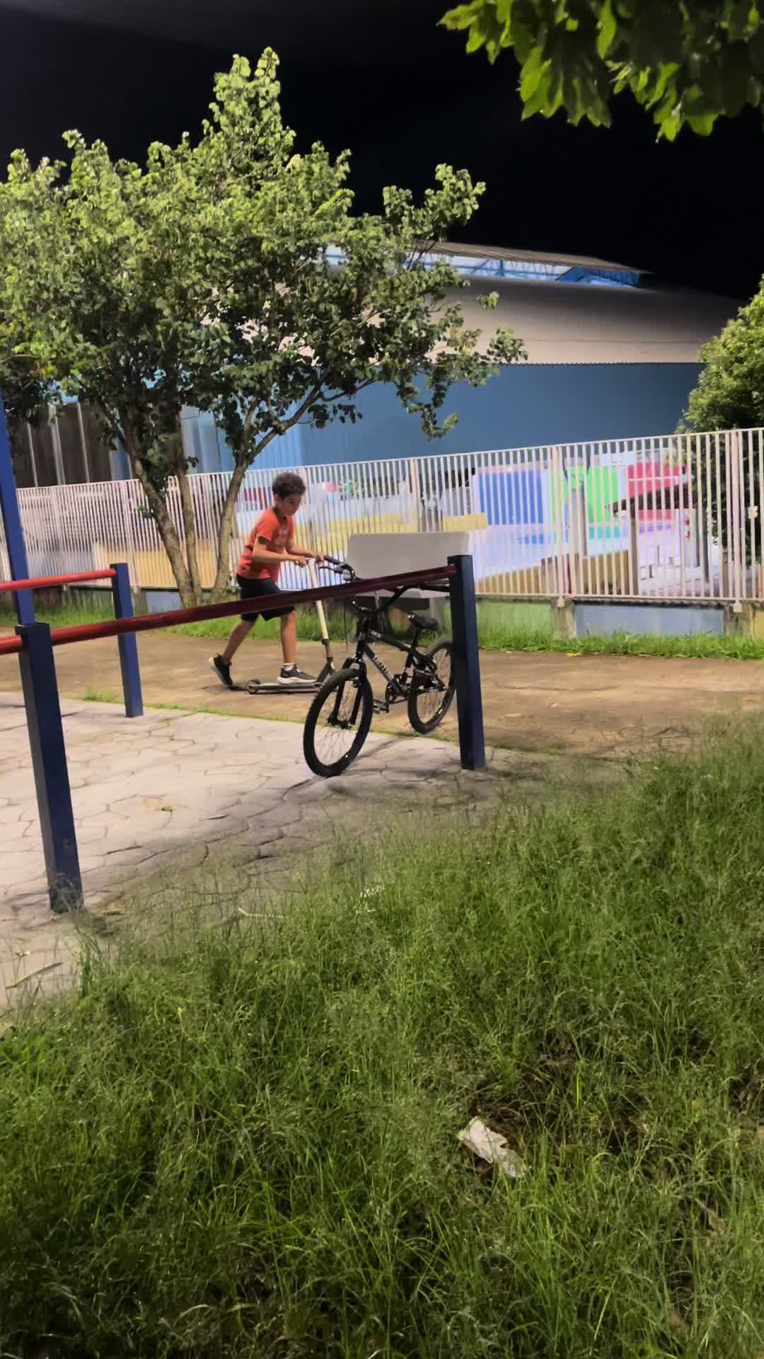 @ThaynáBG